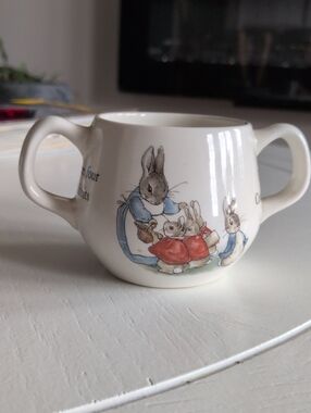 Vintage WEDGWOOD of ETRURIA Peter Rabbit Double Handle Child's Mug Cup England
